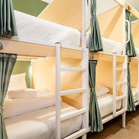 Sweett Lemon Hostel Patong Bagian luar foto