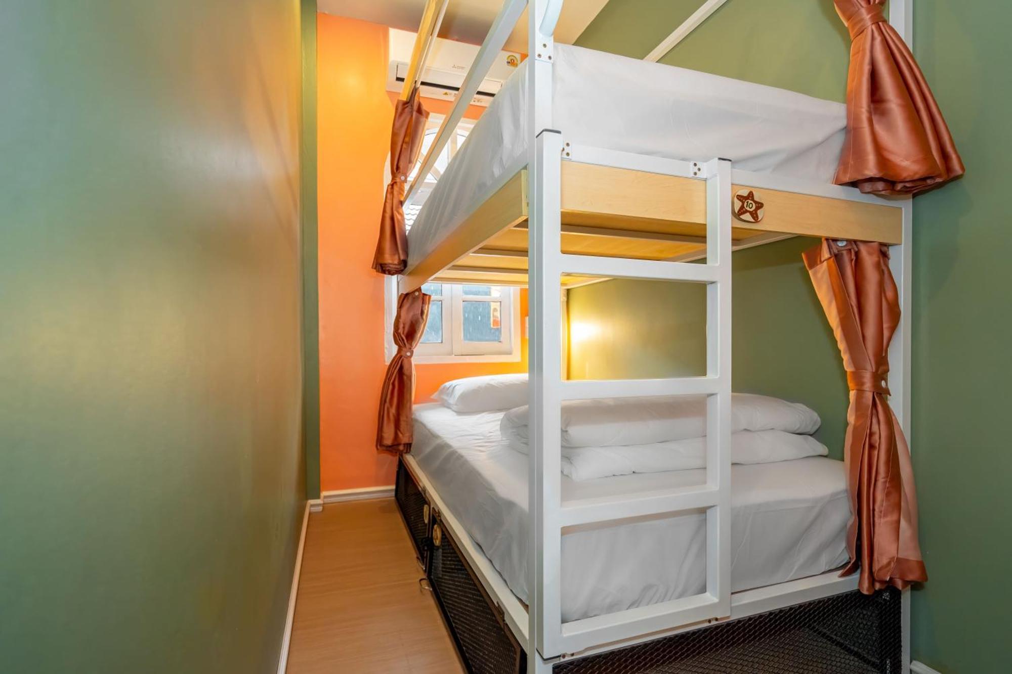 Sweett Lemon Hostel Patong Bagian luar foto