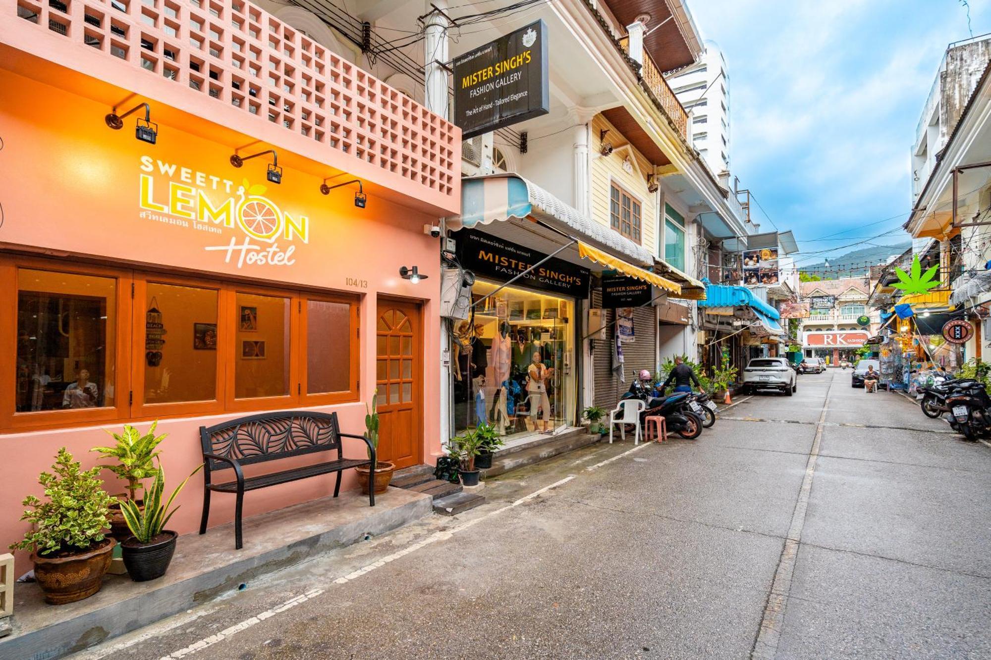 Sweett Lemon Hostel Patong Bagian luar foto