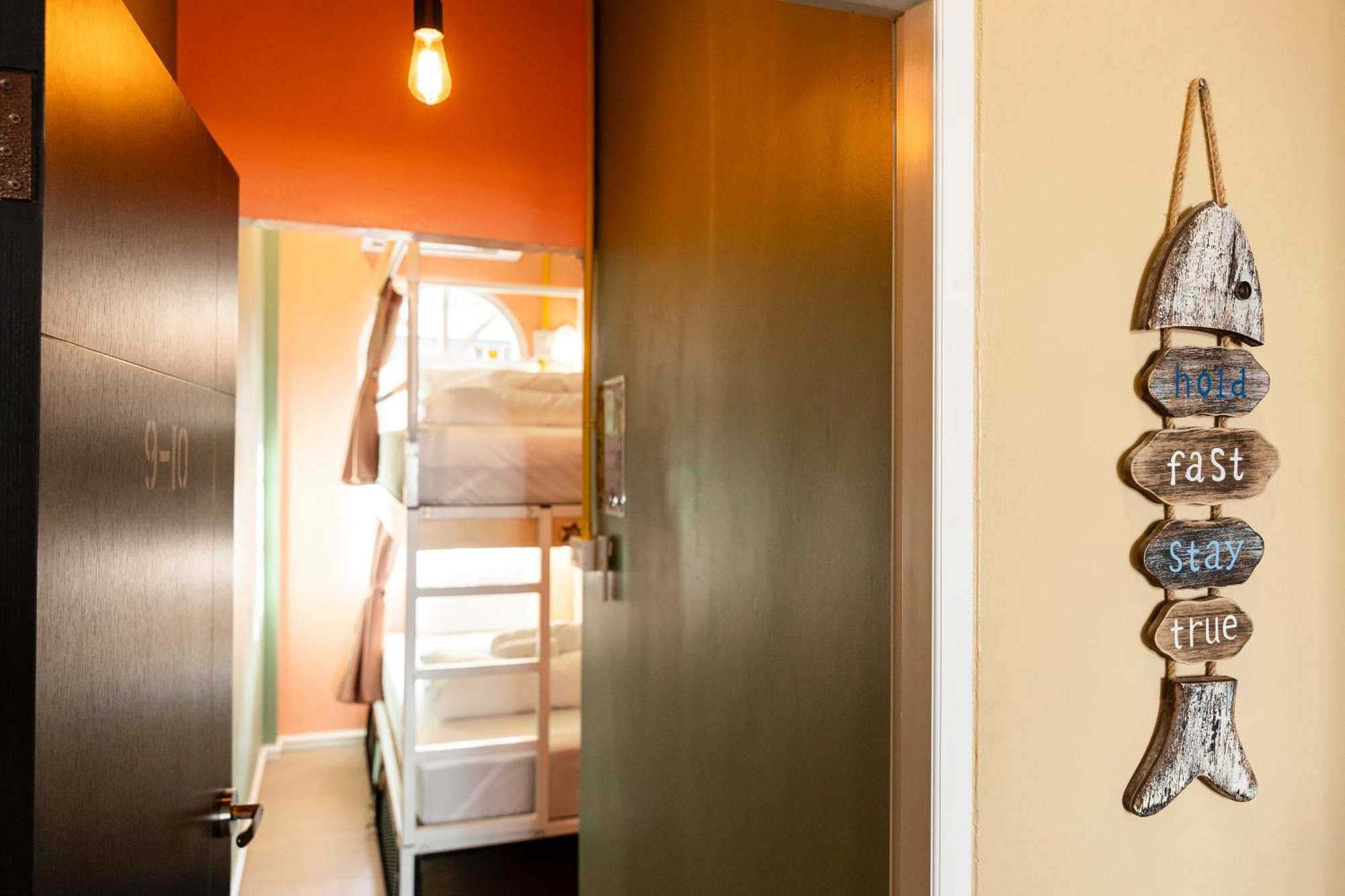 Sweett Lemon Hostel Patong Bagian luar foto