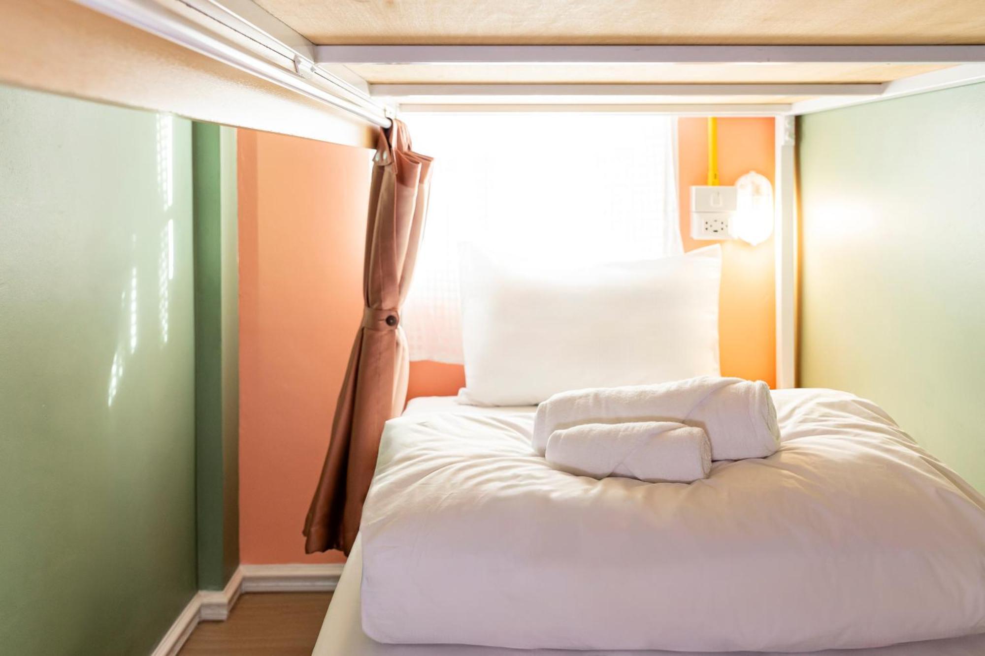 Sweett Lemon Hostel Patong Bagian luar foto
