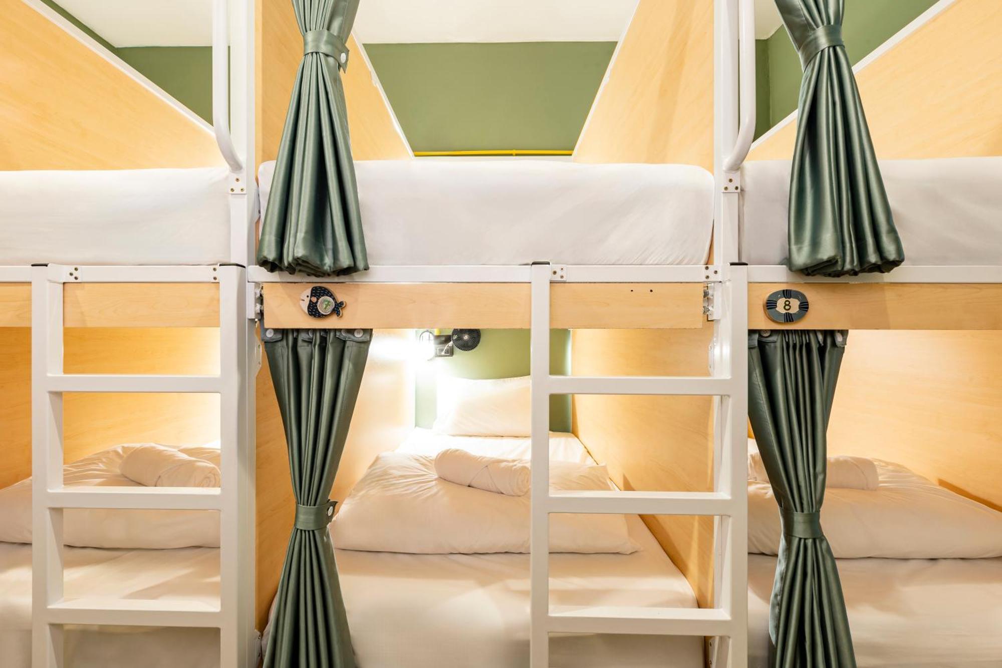 Sweett Lemon Hostel Patong Bagian luar foto