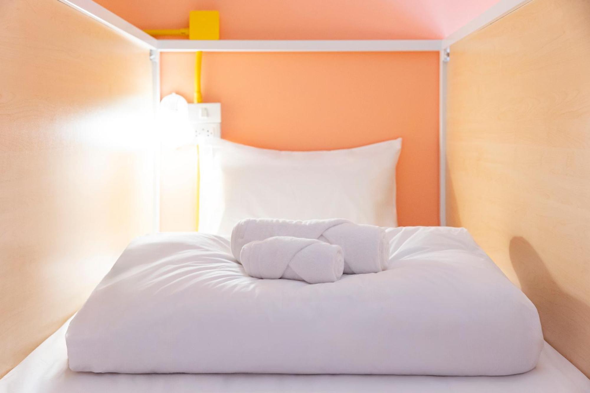 Sweett Lemon Hostel Patong Bagian luar foto