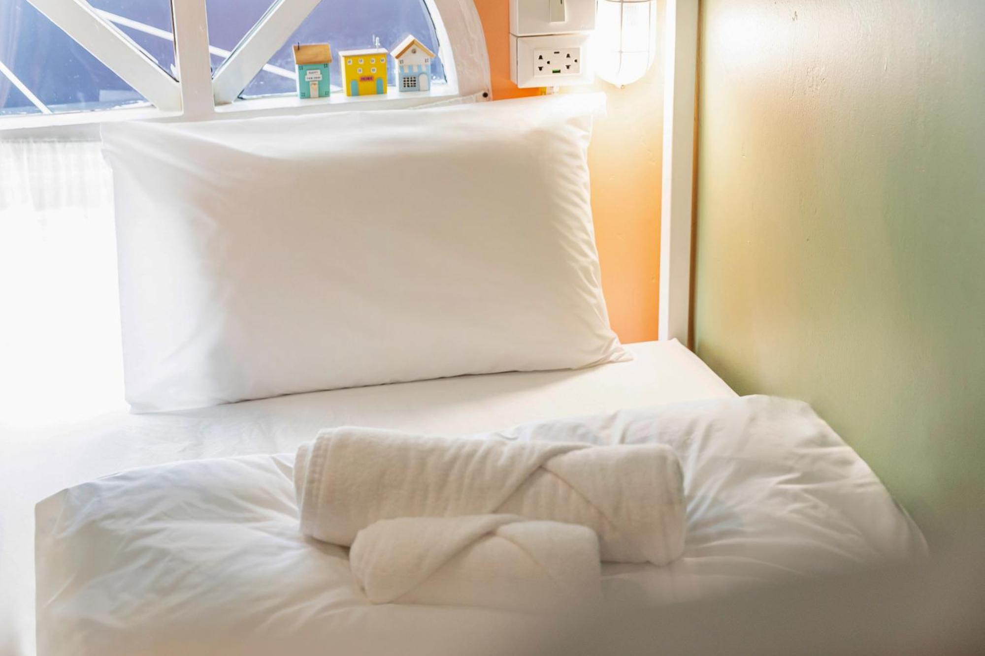 Sweett Lemon Hostel Patong Bagian luar foto