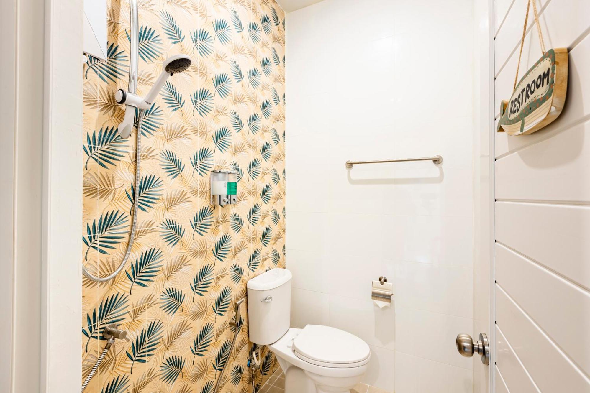 Sweett Lemon Hostel Patong Bagian luar foto