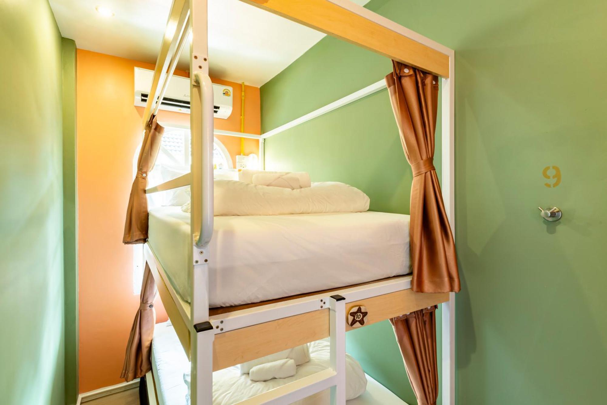 Sweett Lemon Hostel Patong Bagian luar foto