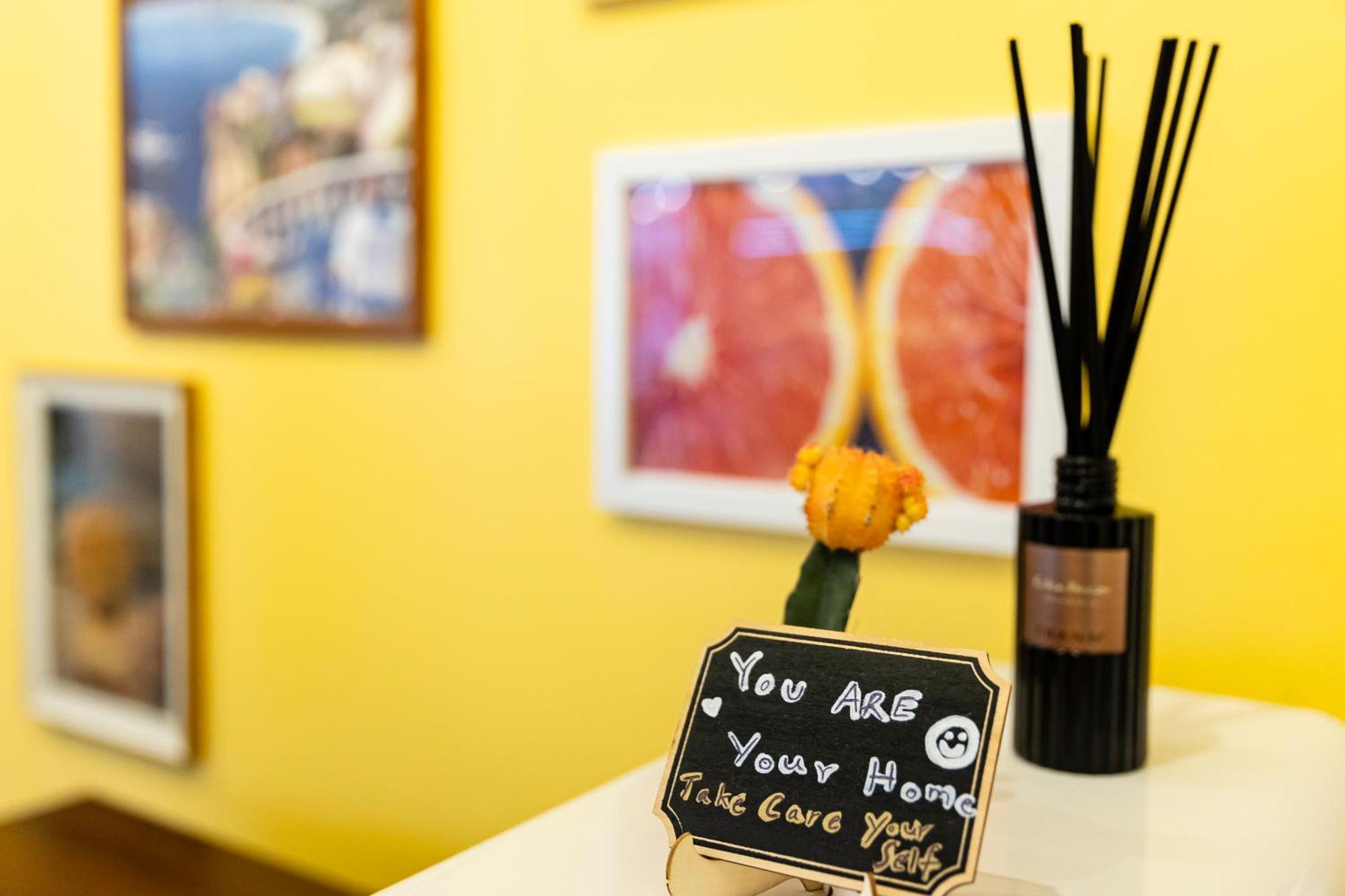 Sweett Lemon Hostel Patong Bagian luar foto