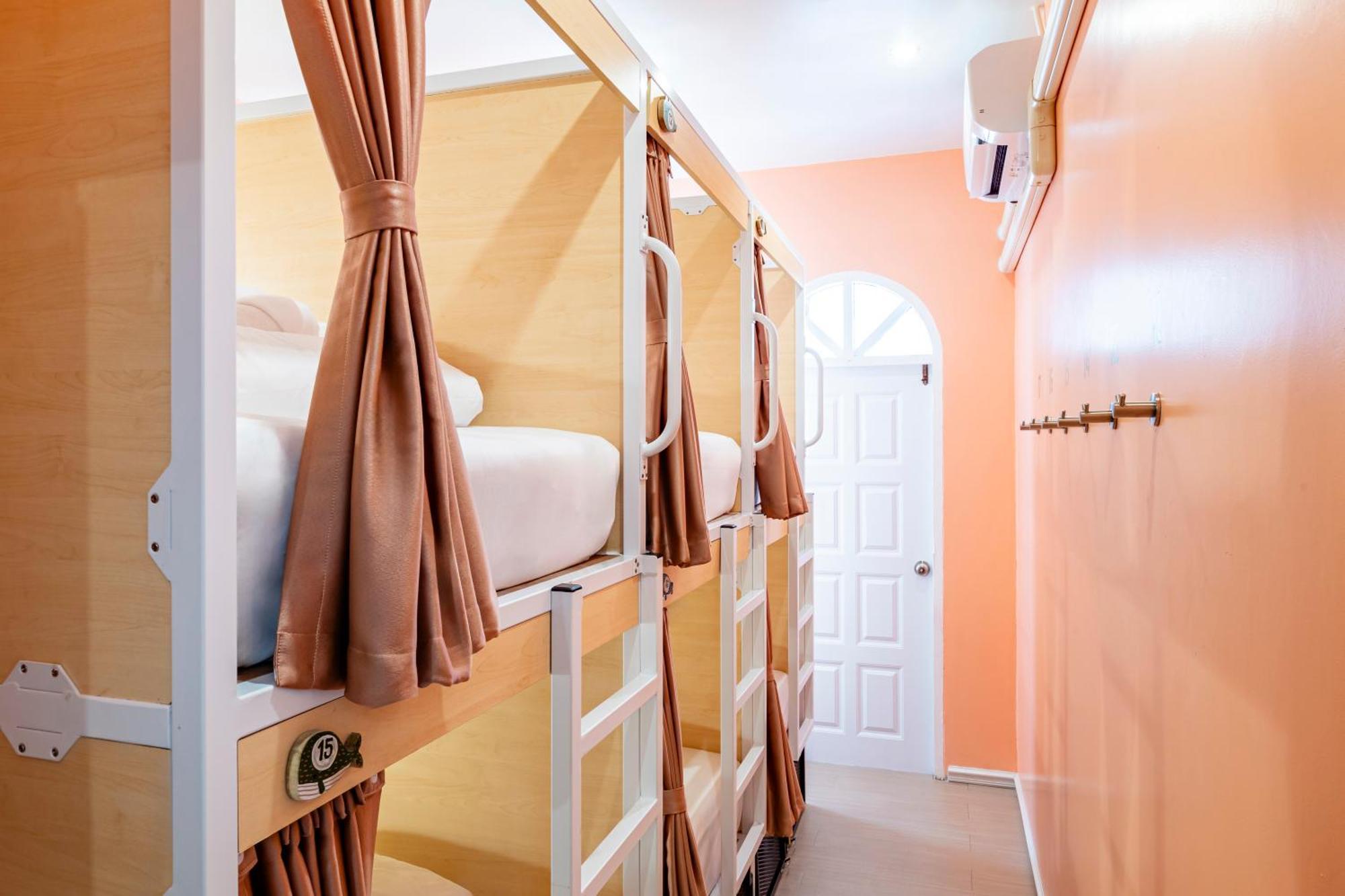 Sweett Lemon Hostel Patong Bagian luar foto